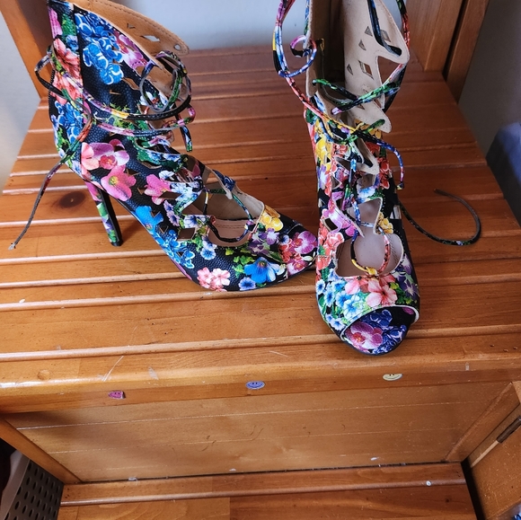 Chase & Chloe - Picture 3 of 5